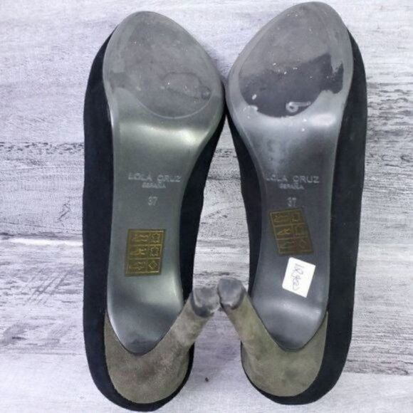 Lola Cruz Two Tone Round Toe Suede Pump Black Green sz 37 Women's sz 7 - Picture 8 of 8